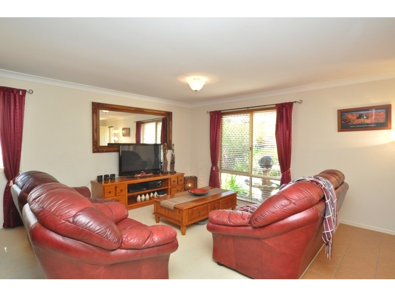 26 Cootharaba Drive, Helensvale QLD 4212