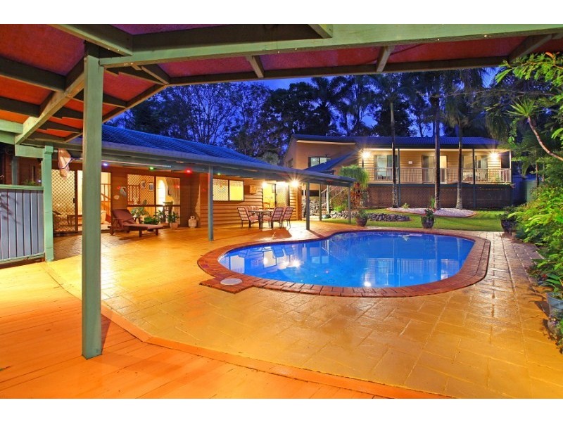 9 Berri Place, Helensvale QLD 4212