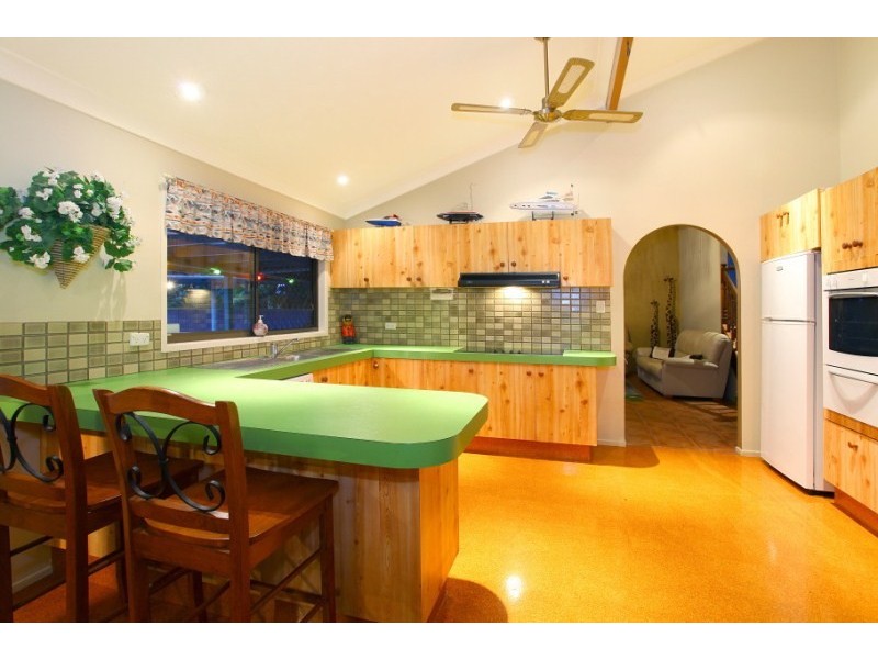 9 Berri Place, Helensvale QLD 4212