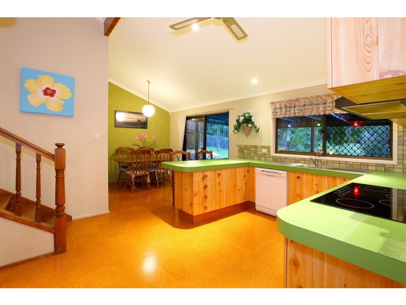 9 Berri Place, Helensvale QLD 4212