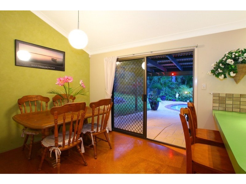 9 Berri Place, Helensvale QLD 4212