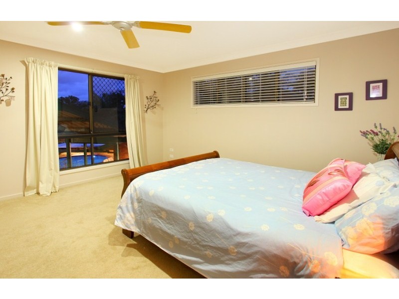 9 Berri Place, Helensvale QLD 4212