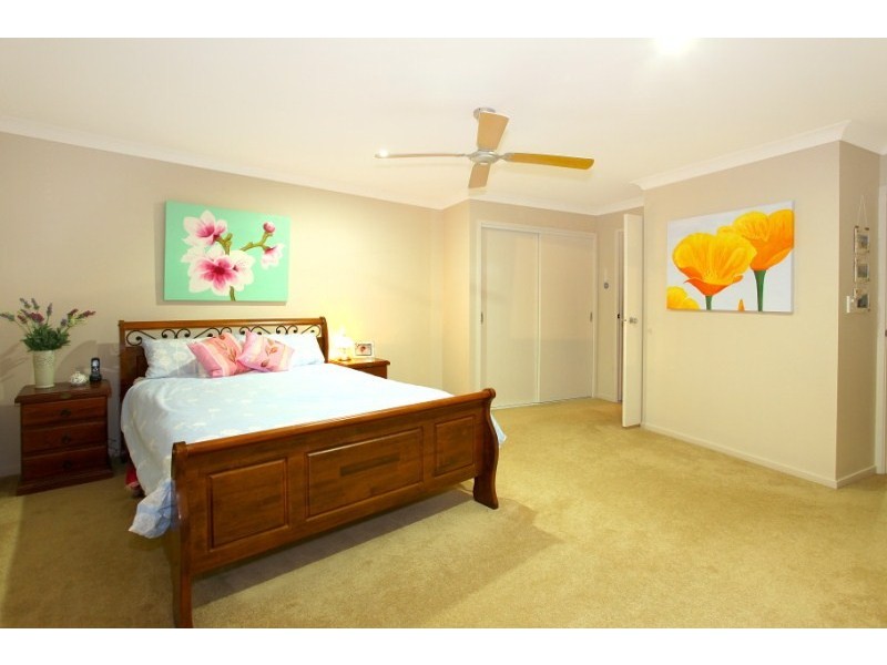 9 Berri Place, Helensvale QLD 4212