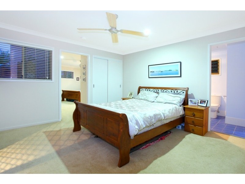 9 Berri Place, Helensvale QLD 4212