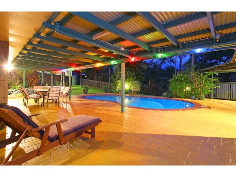 9 Berri Place, Helensvale QLD 4212