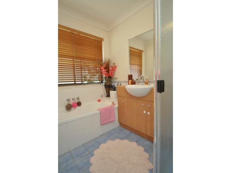 30 Barr’s Avenue, Oxenford QLD 4210