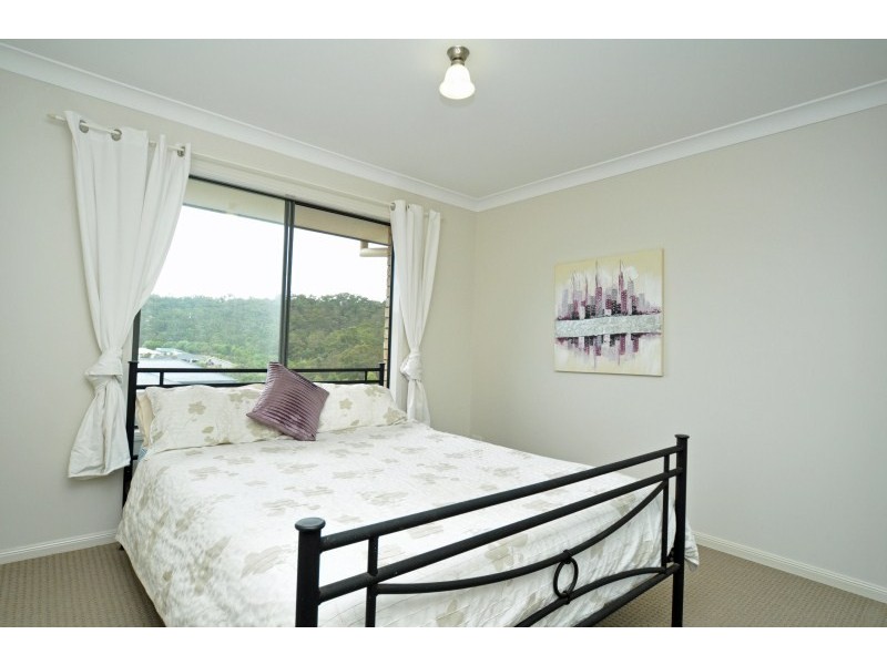 10 Maslin Chase, Pacific Pines QLD 4211