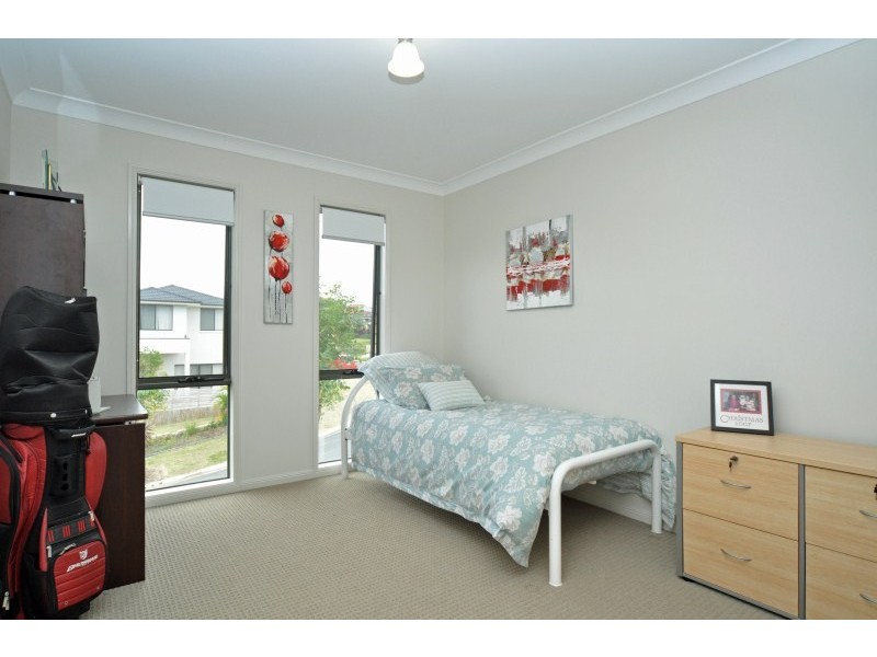 10 Maslin Chase, Pacific Pines QLD 4211