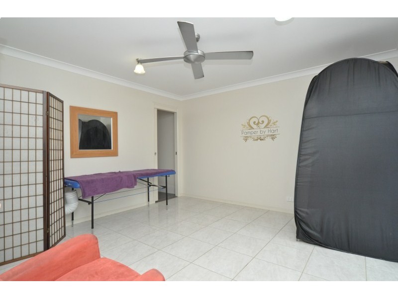 10 Maslin Chase, Pacific Pines QLD 4211