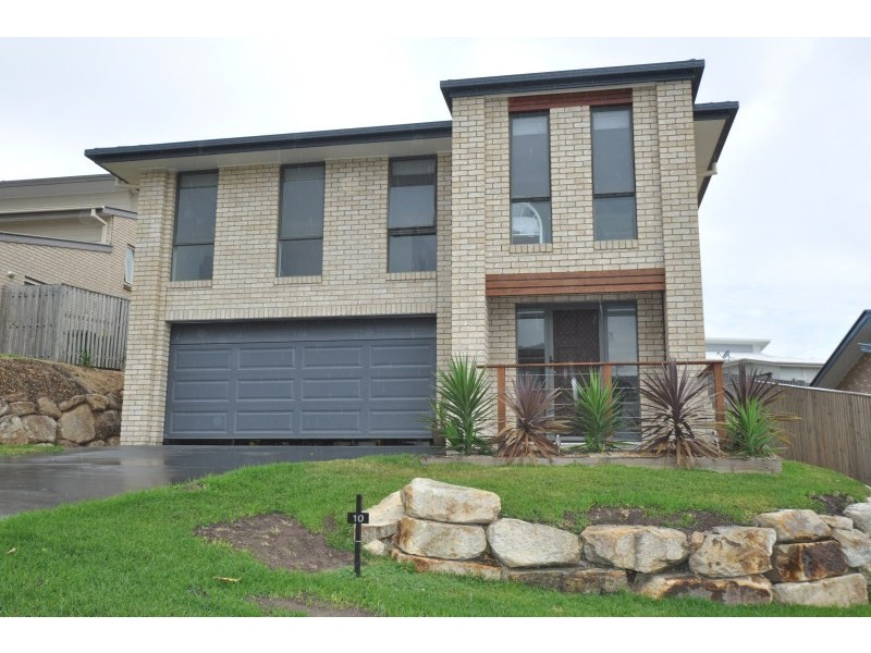 10 Maslin Chase, Pacific Pines QLD 4211