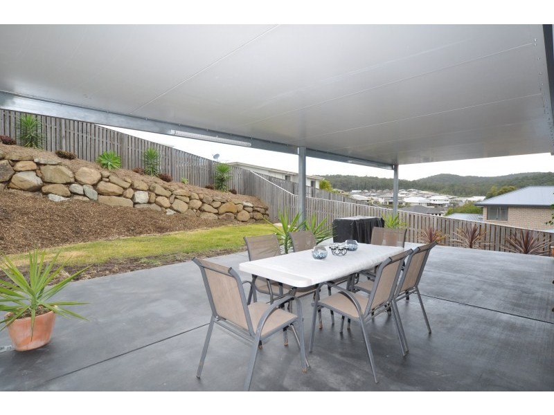 10 Maslin Chase, Pacific Pines QLD 4211