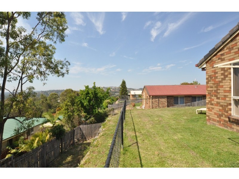 33 Crestridge Crescent, Oxenford QLD 4210