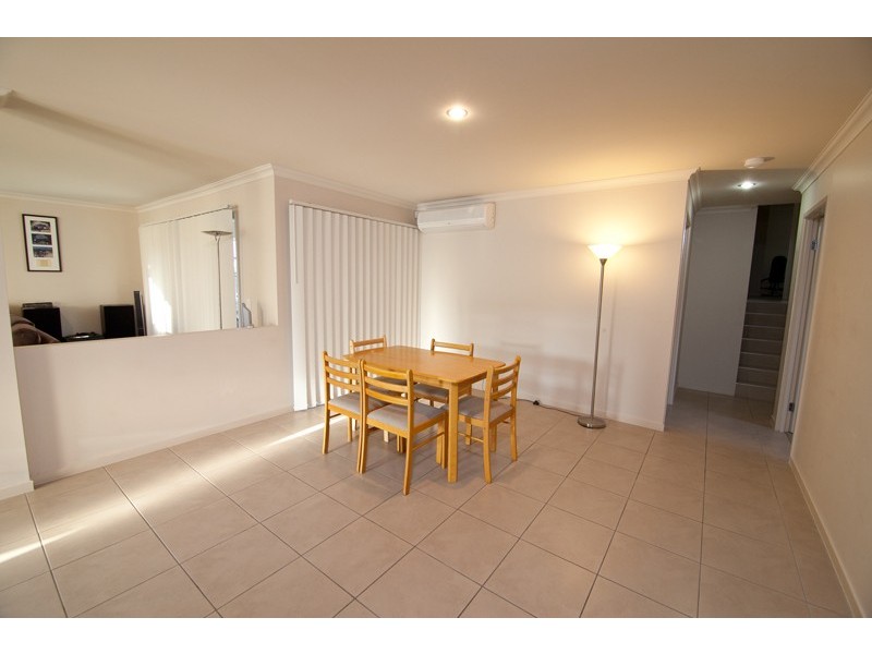 6 Sandow Street, Pacific Pines QLD 4211