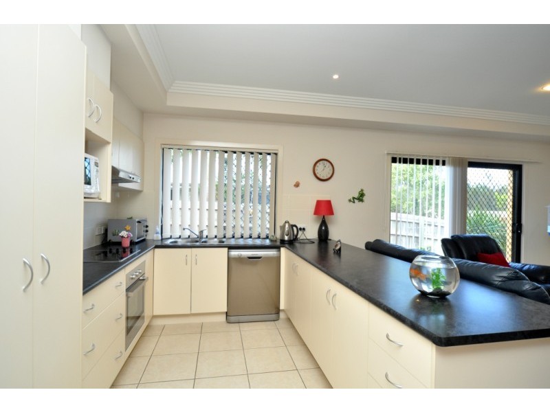 2/2 Livingstone Street, Upper Coomera QLD 4209