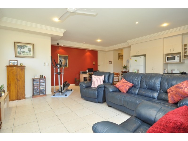 2/2 Livingstone Street, Upper Coomera QLD 4209