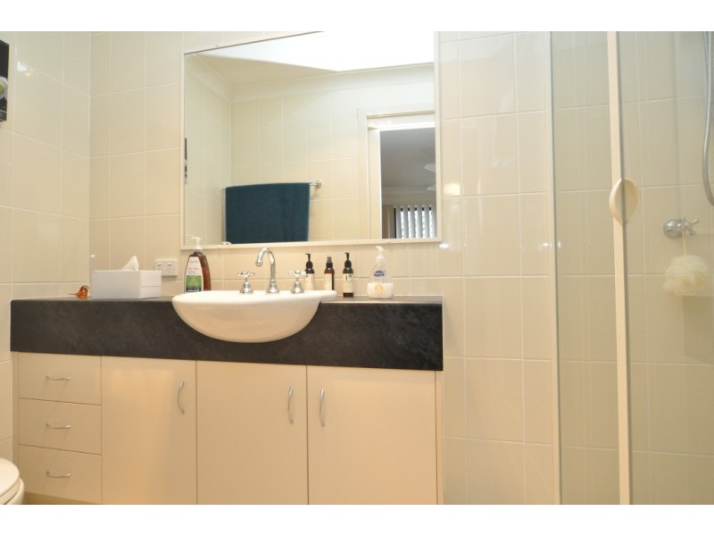 2/2 Livingstone Street, Upper Coomera QLD 4209