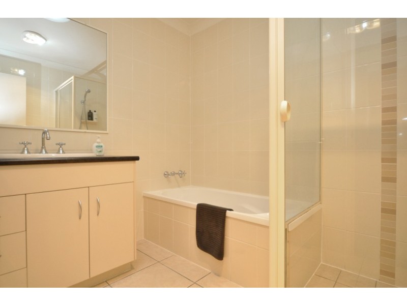 2/2 Livingstone Street, Upper Coomera QLD 4209