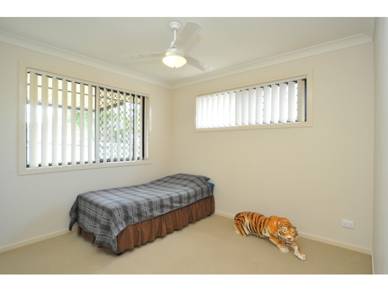 2/2 Livingstone Street, Upper Coomera QLD 4209