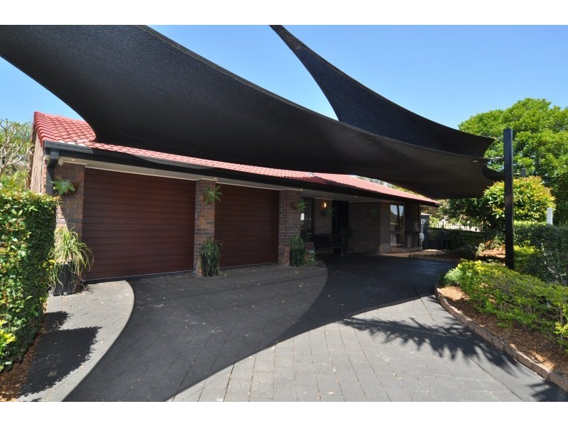 8 Linksview Court, Helensvale QLD 4212