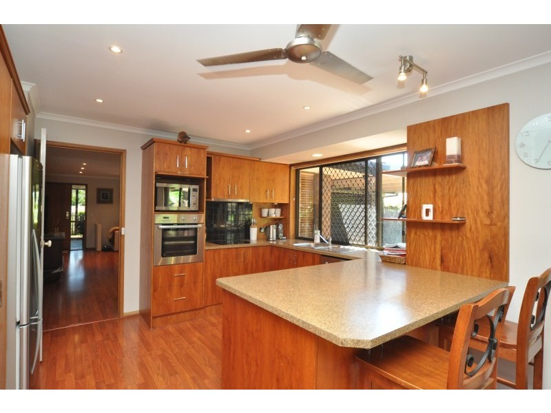 8 Linksview Court, Helensvale QLD 4212