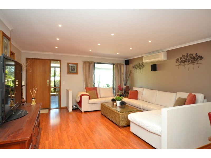 8 Linksview Court, Helensvale QLD 4212