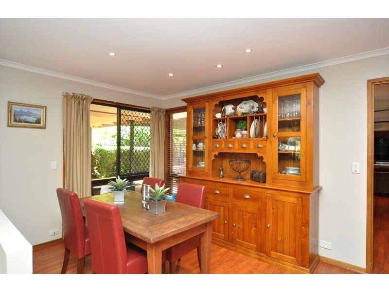 8 Linksview Court, Helensvale QLD 4212