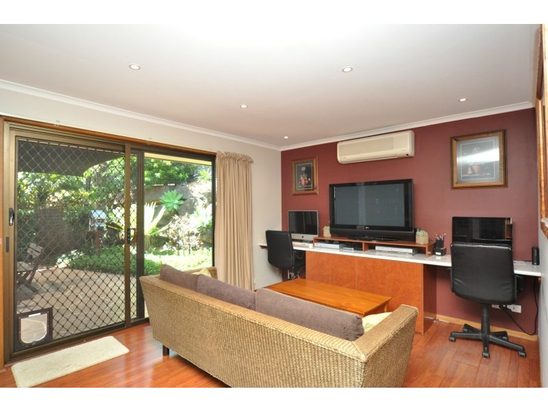 8 Linksview Court, Helensvale QLD 4212