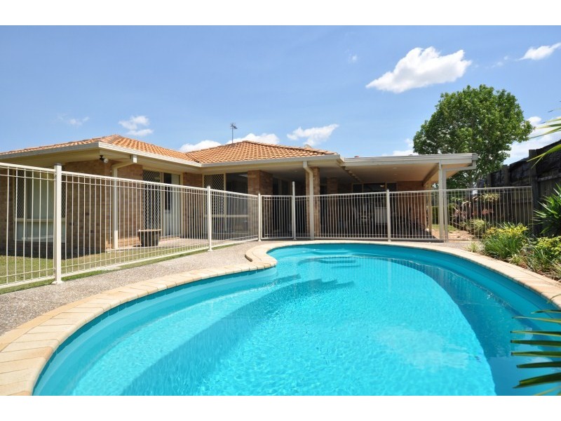17 Cootharaba Drive, Helensvale QLD 4212