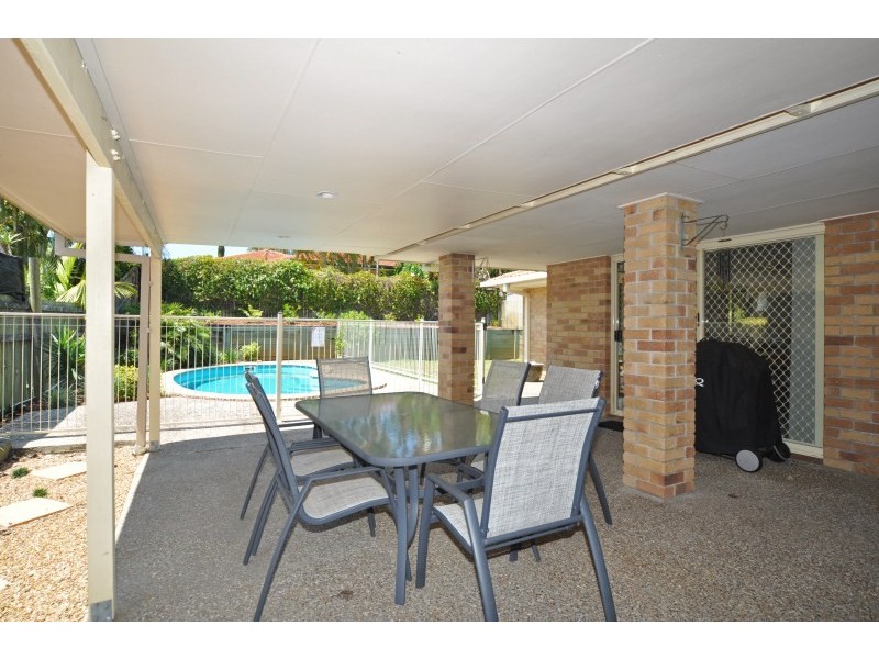 17 Cootharaba Drive, Helensvale QLD 4212