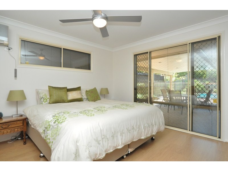 17 Cootharaba Drive, Helensvale QLD 4212