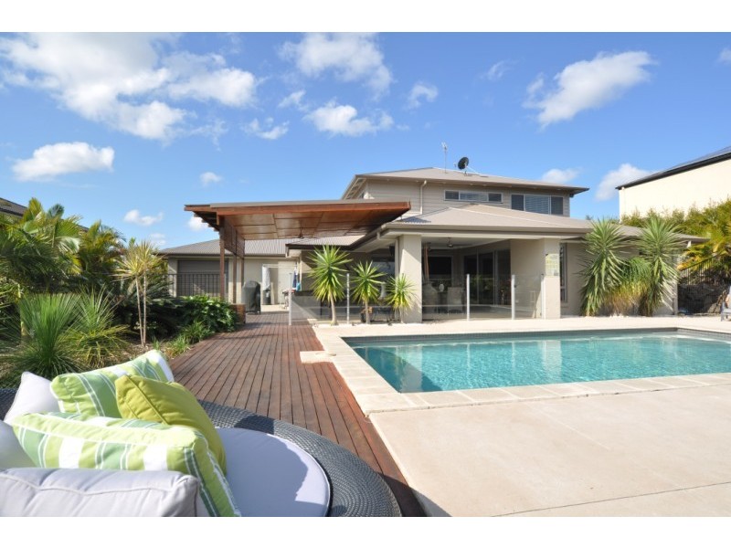 94 Salvado Drive, Pacific Pines QLD 4211