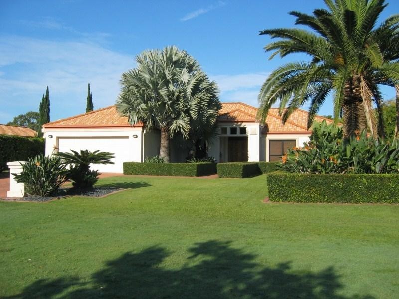 8502 Magnolia Drive West, Hope Island QLD 4212