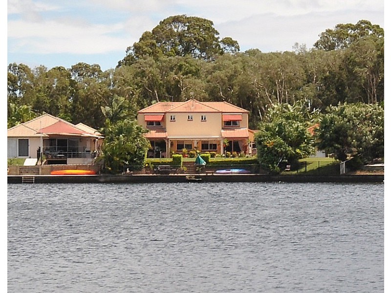 64 Burrendong Road, Coombabah QLD 4216