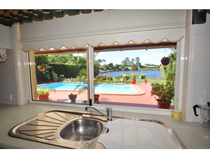 64 Burrendong Road, Coombabah QLD 4216