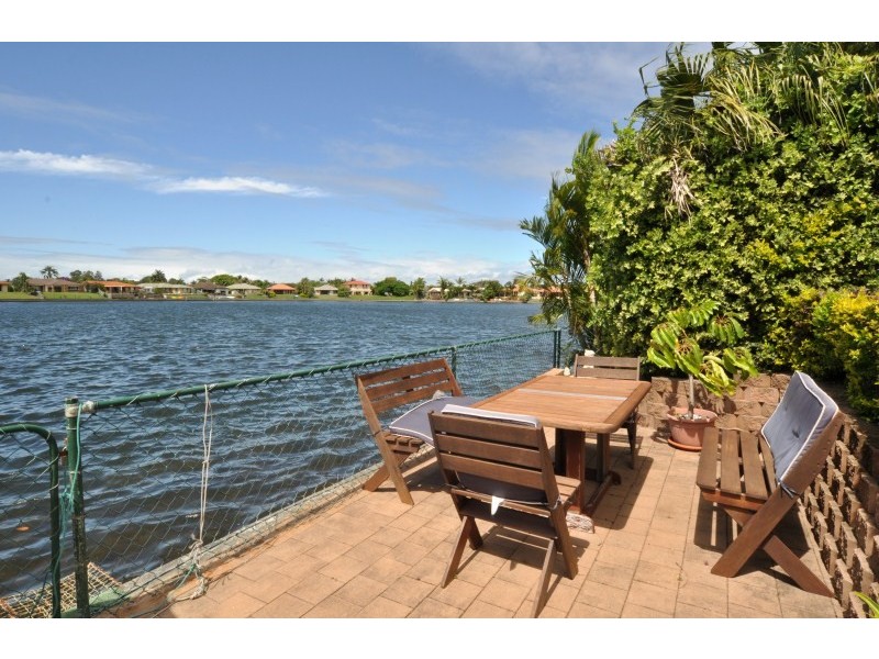 64 Burrendong Road, Coombabah QLD 4216