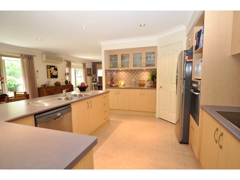 6 Nabberu Street, Maudsland QLD 4210