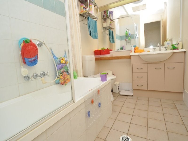 1/183 Coombabah Road, Runaway Bay QLD 4216