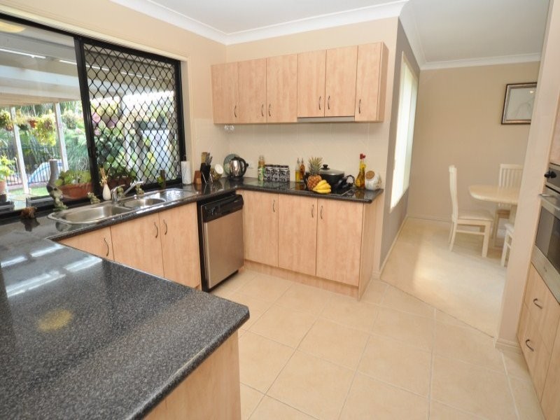 33 Roseapple Circuit, Oxenford QLD 4210