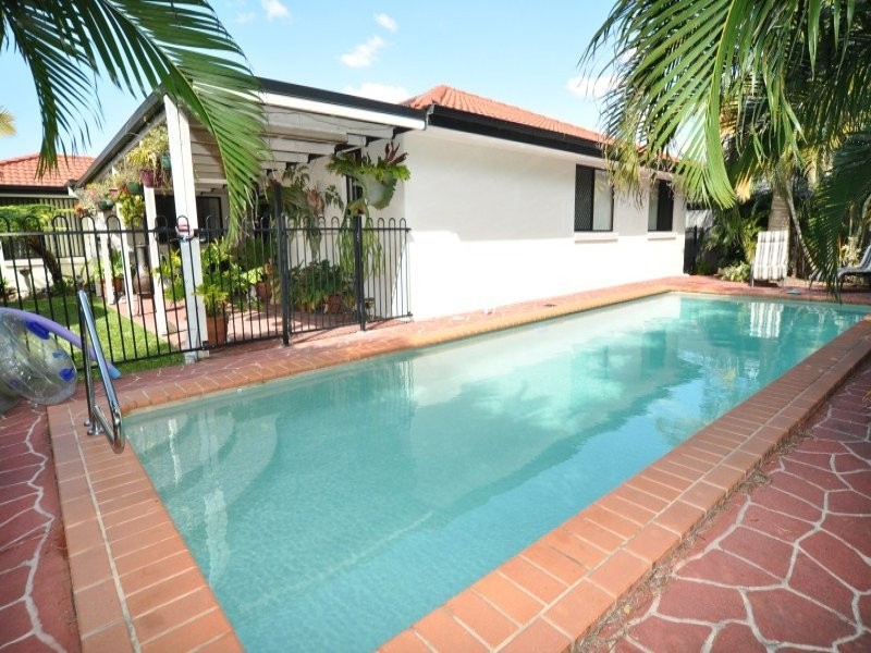 33 Roseapple Circuit, Oxenford QLD 4210