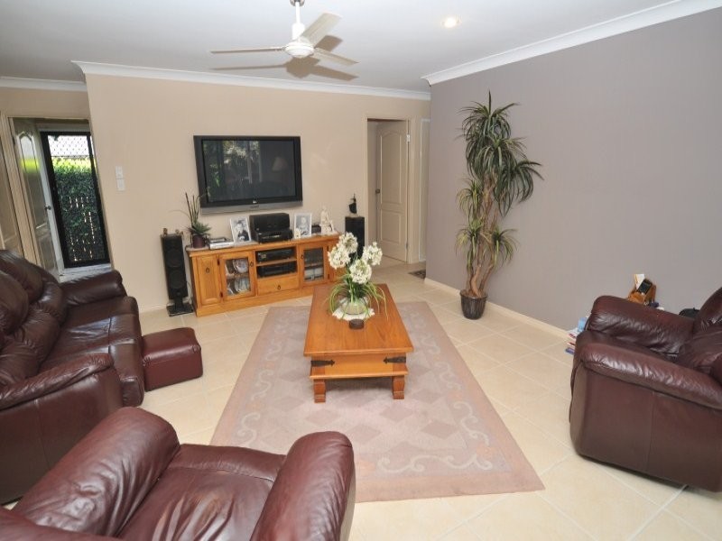 33 Roseapple Circuit, Oxenford QLD 4210
