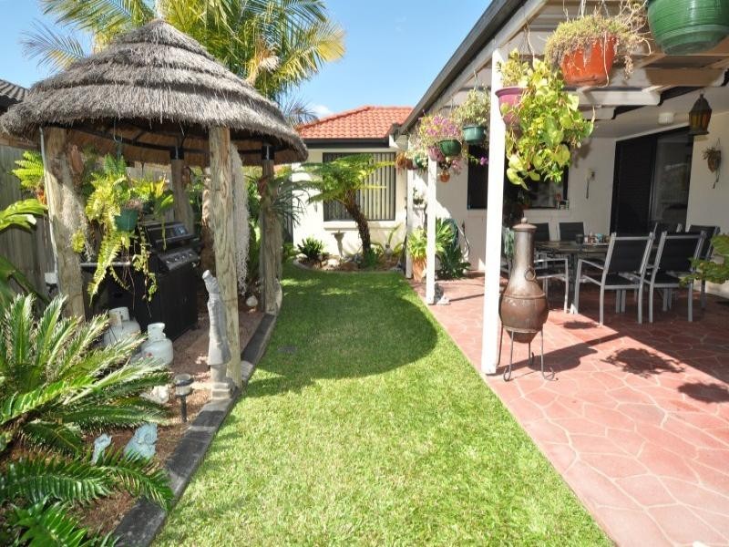 33 Roseapple Circuit, Oxenford QLD 4210