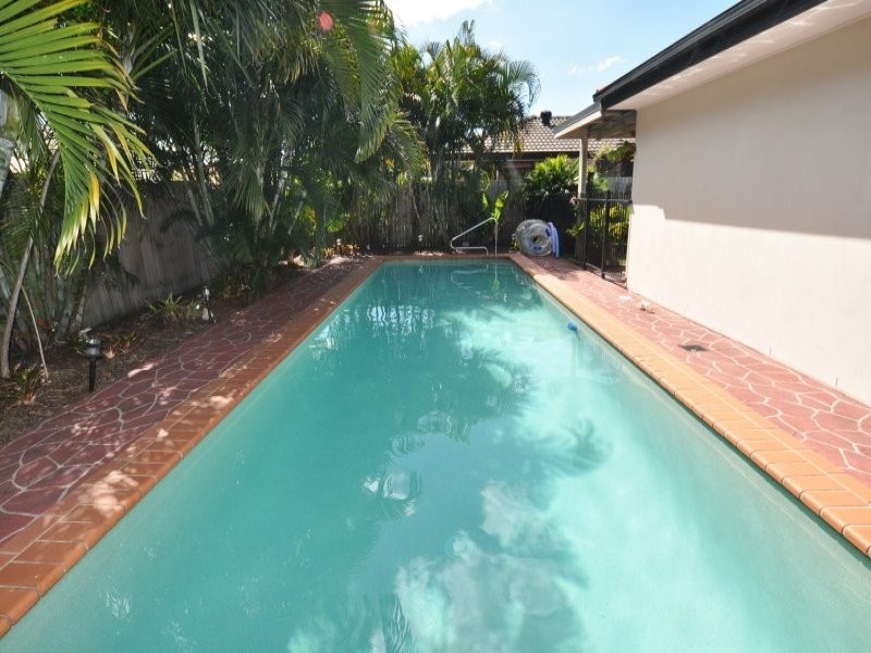 33 Roseapple Circuit, Oxenford QLD 4210