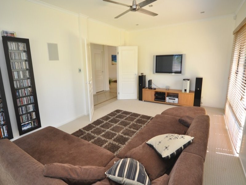 6 Oceanblue Rise, Upper Coomera QLD 4209