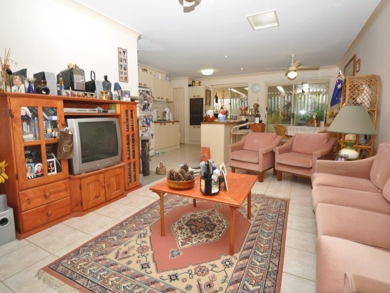 1 White Cap Close, Pacific Pines QLD 4211