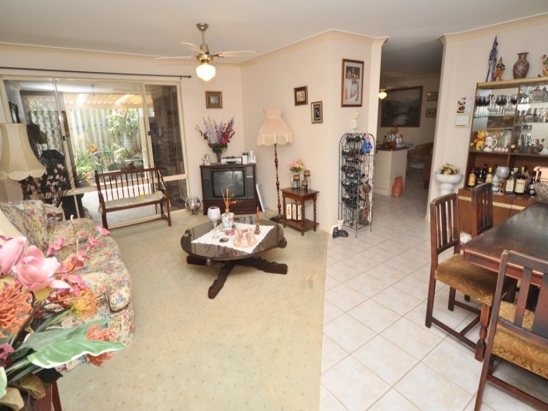 1 White Cap Close, Pacific Pines QLD 4211