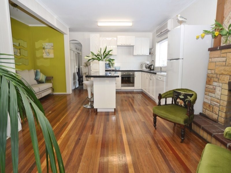 400 Bayview Street, Paradise Point QLD 4216