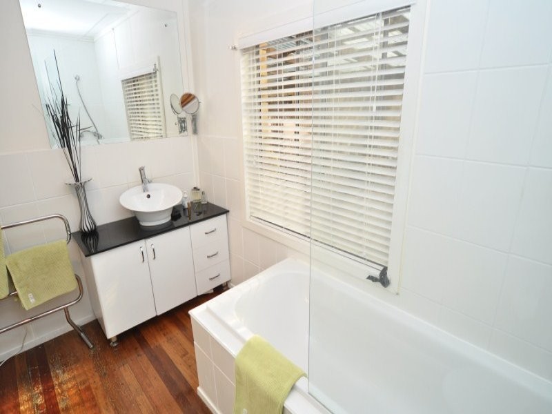 400 Bayview Street, Paradise Point QLD 4216
