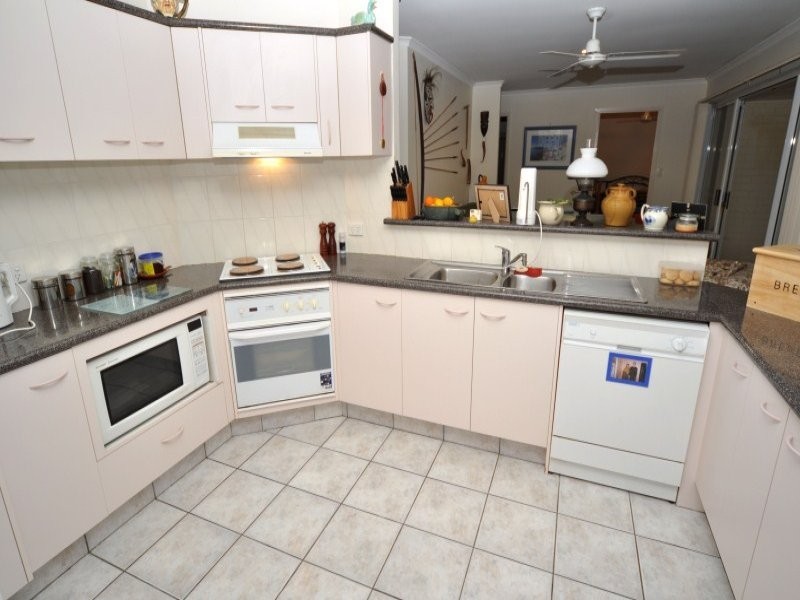 2 HillGrove Court, Oxenford QLD 4210