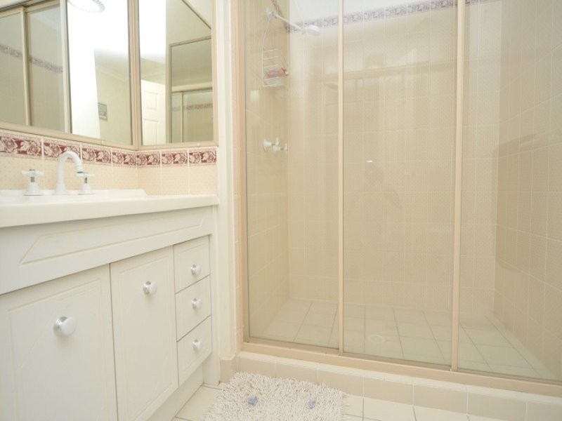 2 HillGrove Court, Oxenford QLD 4210