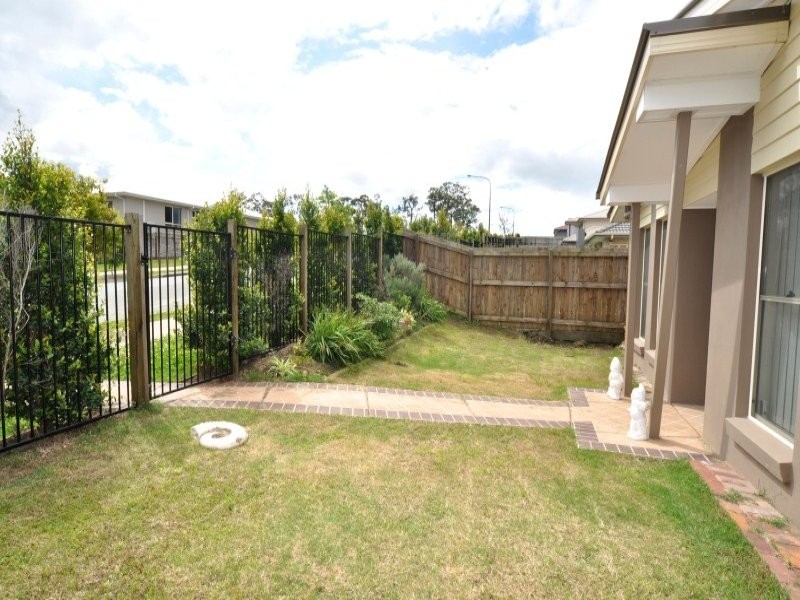 8 Silver Gull Street, Coomera QLD 4209